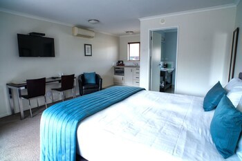 Aveda Motor Lodge