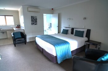 Aveda Motor Lodge
