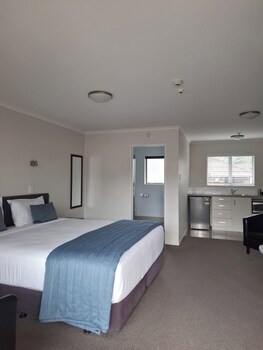 Aveda Motor Lodge