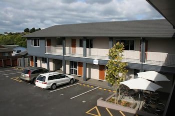 Aveda Motor Lodge