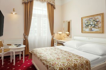 Alqush Downtown Hotel