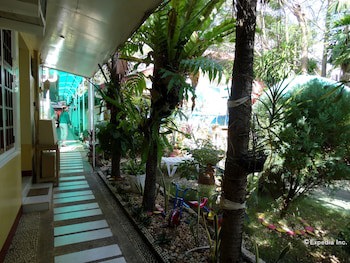 D' Lucky Garden Inn