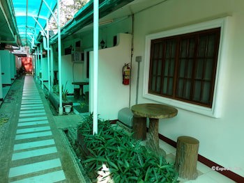 D' Lucky Garden Inn