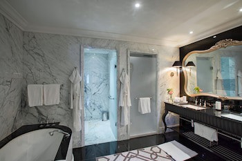 Four Seasons Hotel Baku