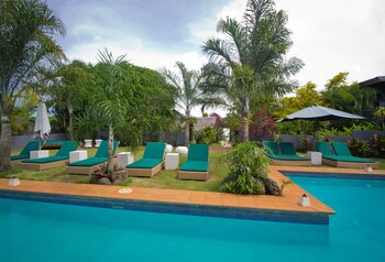 Coconut Palms Resort