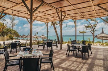 Crystals Beach Resort Belle Mare, A Member Of Radisson Individuals