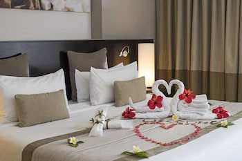 Crystals Beach Resort Belle Mare, A Member Of Radisson Individuals