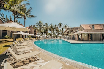 Crystals Beach Resort Belle Mare, A Member Of Radisson Individuals