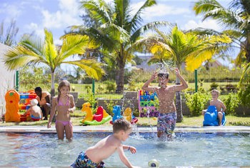 Crystals Beach Resort Belle Mare, A Member Of Radisson Individuals