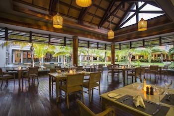 Crystals Beach Resort Belle Mare, A Member Of Radisson Individuals