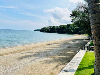 Badladz Beach And Dive Resort