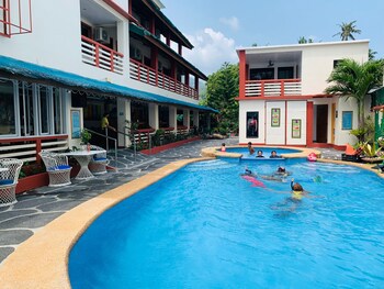 Badladz Beach And Dive Resort