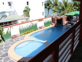 Badladz Beach And Dive Resort
