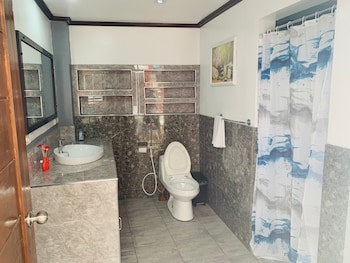 Badladz Beach And Dive Resort