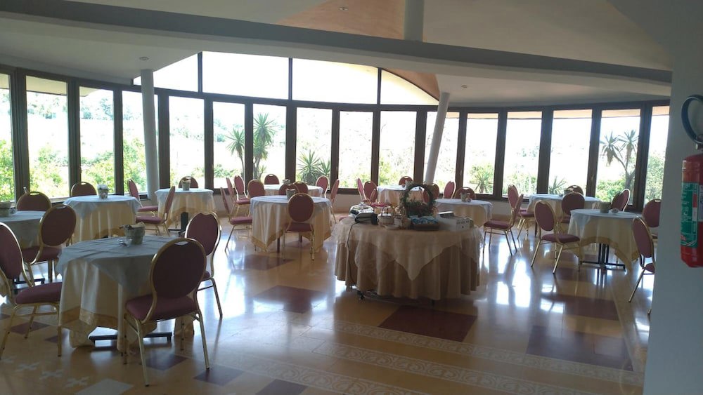 Ares Hotel
