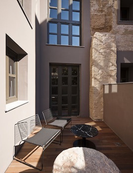 Caro Hotel