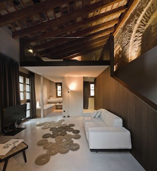 Caro Hotel