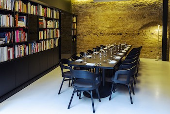 Caro Hotel