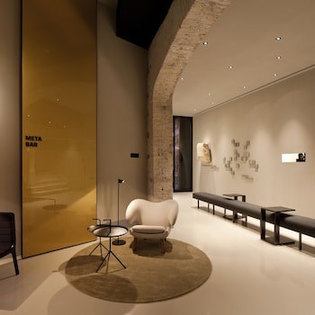 Caro Hotel