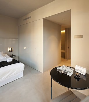 Caro Hotel