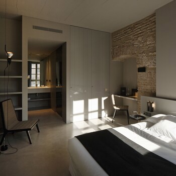 Caro Hotel