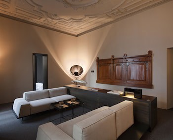 Caro Hotel