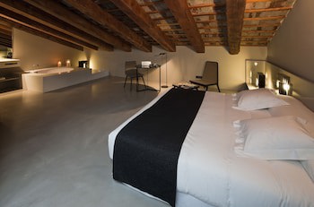 Caro Hotel