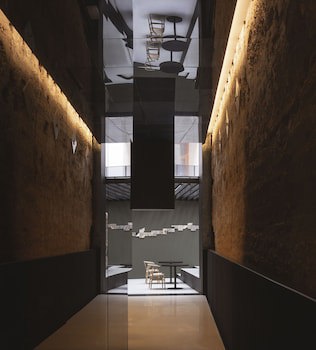 Caro Hotel