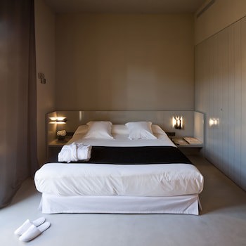 Caro Hotel