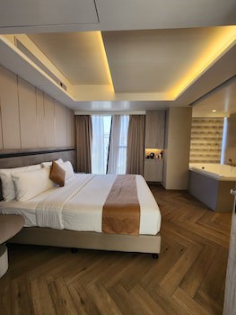 Dragonfly Hotel - The Art Hotel