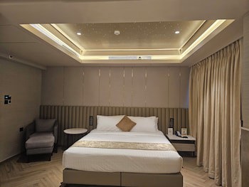 Dragonfly Hotel - The Art Hotel
