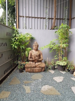 Dragonfly Hotel - The Art Hotel