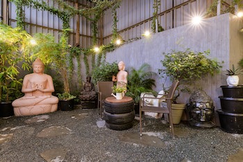 Dragonfly Hotel - The Art Hotel