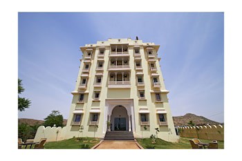 Satyam Palace Resort
