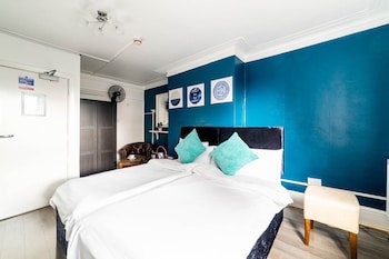 Book A Bed Hostel (Adults Only)
