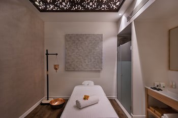 Bayit Bagalil Boutique By Herbert Samuel