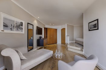 Bayit Bagalil Boutique By Herbert Samuel