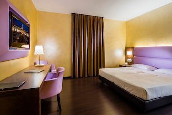 Base Hotel fotoğrafı
