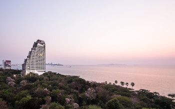 Cape Dara Resort