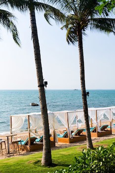 Cape Dara Resort
