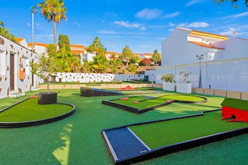 Wyndham Residences Golf Del Sur