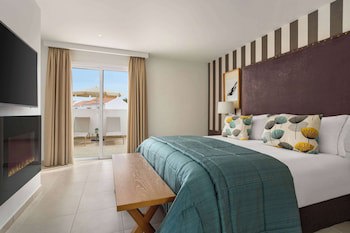 Wyndham Residences Golf Del Sur