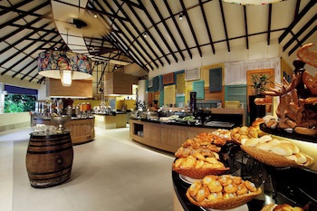 Centara Grand Island Resort & Spa Maldives