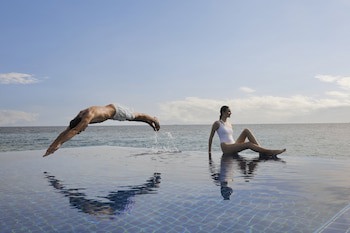 Centara Grand Island Resort & Spa Maldives