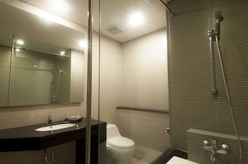 100 Sunset Hotel
