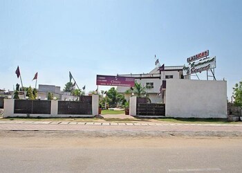 Classic 7 Hotel & Restaurant