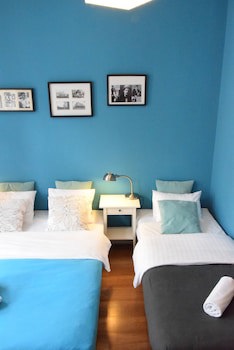 Blooms Inn & Apartments