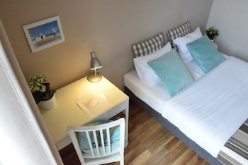 Blooms Inn & Apartments