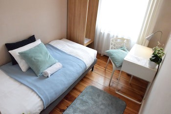 Blooms Inn & Apartments