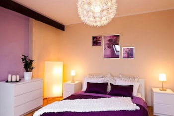 Blooms Inn & Apartments